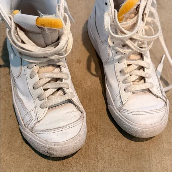 Nike White and Yellow High-Top Athletic Shoes - Image 4