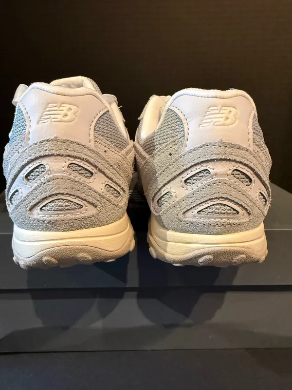 New Balance Adidas Lifestyle 204 size 8W - Image 6