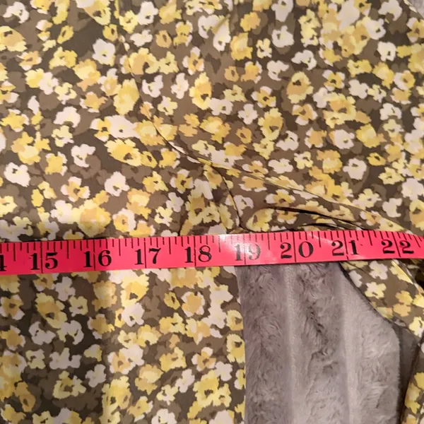 LOFT Womens Yellow Olive‎ Green Floral V-Neck Puff Sleeve Blouse Top M - Image 4