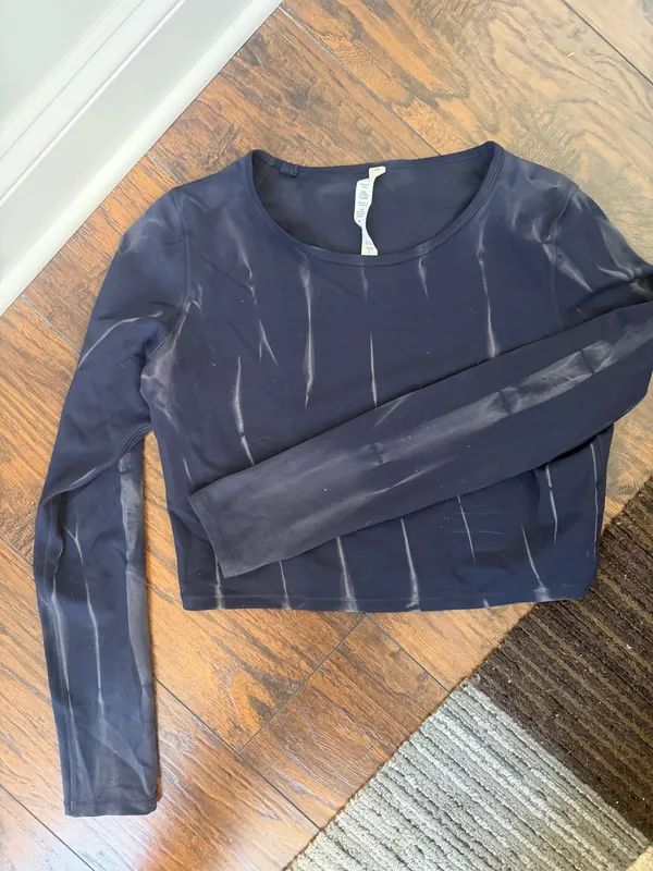 Lululemon Long Sleeve Athletic Top Navy - Image 2