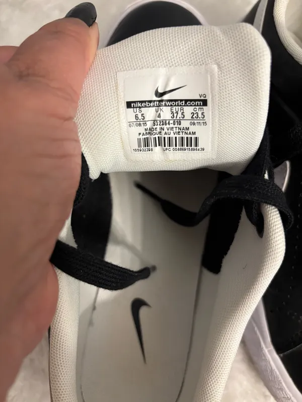Black and white Nike Court tour sz 6.5 - Image 7