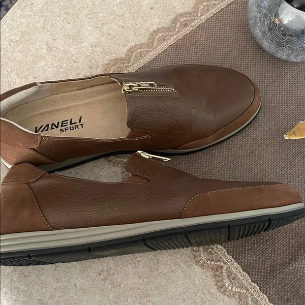 Vaneli Tan Leather Slip-On Loafers 7.5 wide - Image 5