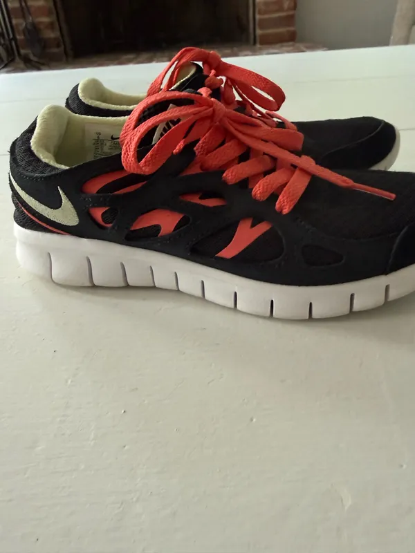 Nike Running Shoes size 6 - Image 6