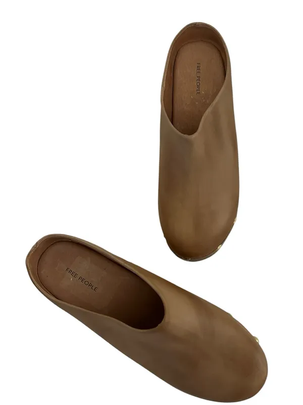 FREE PEOPLE Calli Clogs, Tan Leather, Size 11, NWOT - Image 5
