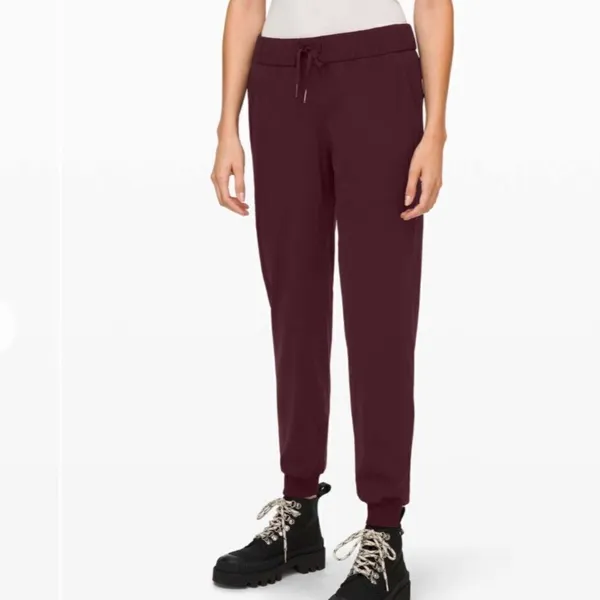 Lululemon On the Fly Jogger 28” Cassis - Image 2