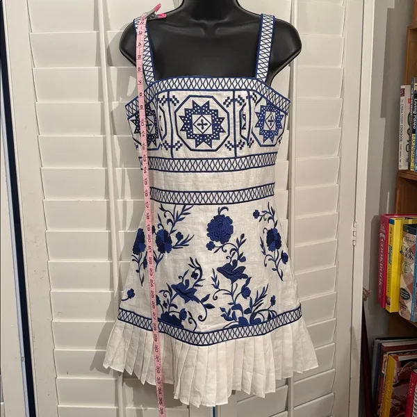 ALEXIS “ASTERIA” WHITE LINEN EMBROIDERED DRESS. Sz: S - Image 6
