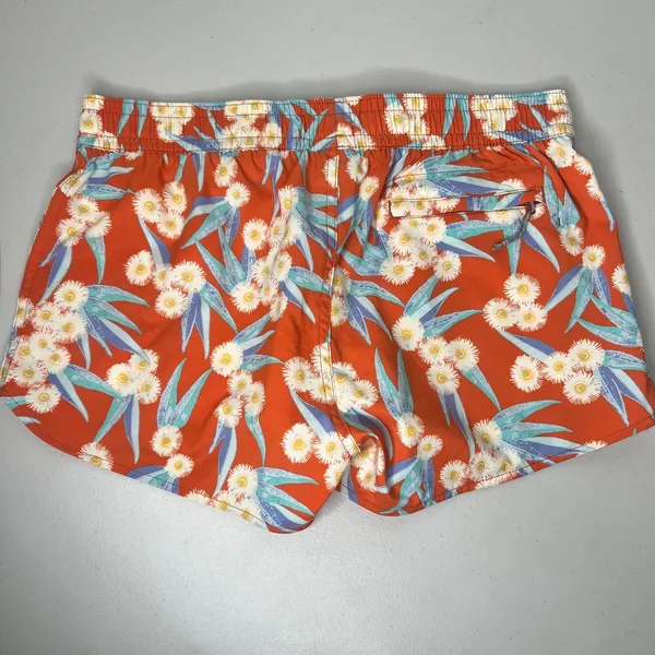 Patagonia Floral Micro Shorts Size Small - Image 4