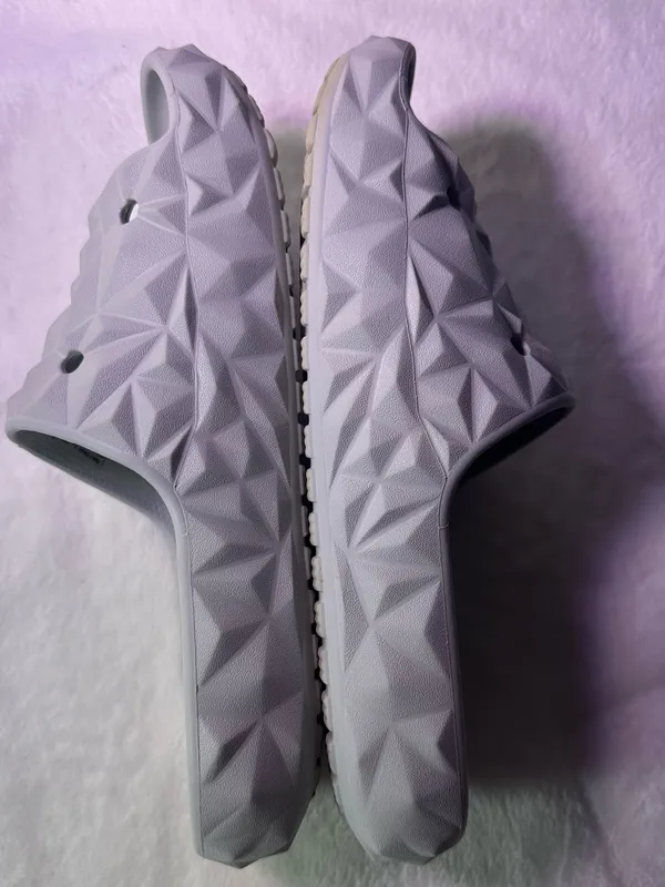 CROCS White Geometric Slide Sandal - Image 7