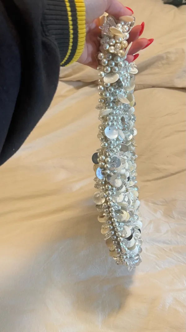 White beaded purse - Image 2