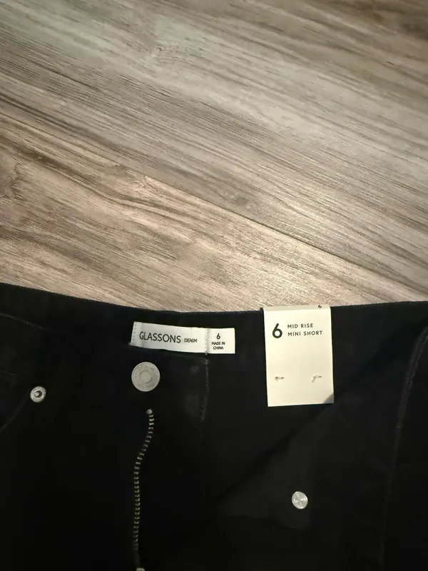 Glassons mid rise demin mini short - Image 4
