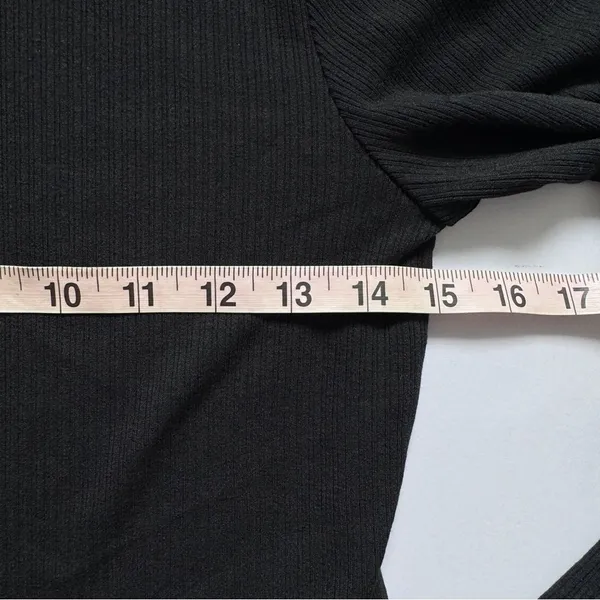 Altar'd State Black Long Sleeve Ribbed Mock Neck Crop Top Size Small NWOT - Image 5