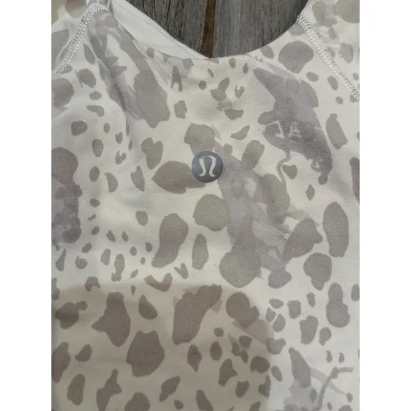 Lululemon Align Tank Top Womens Size 2 Antique White Cheetah Camo Padded Sporty - Image 5