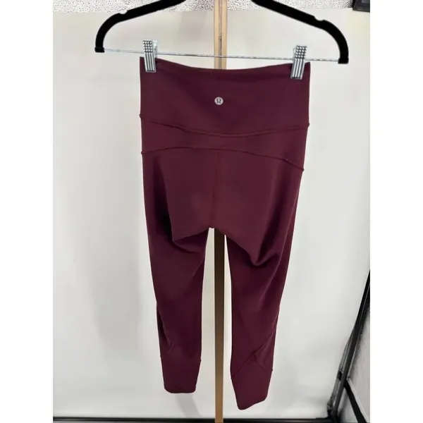 Lululemon In Movement 7/8 Tight 25” Size 4 - Image 8