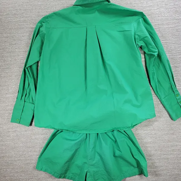 White Fox Short 2 Piece Set Womens S/M Green Button Up Oversized Top Pull On - Image 3