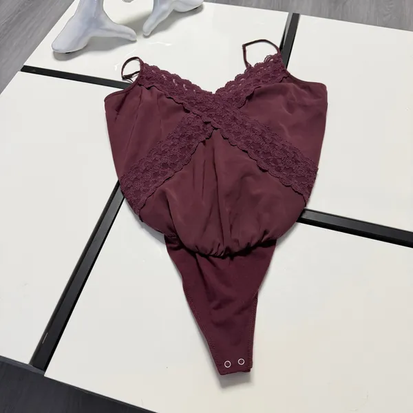 ✨ Abercrombie & Fitch Plum Lace-Trim Cami Bodysuit | Size SP ✨ - Image 3