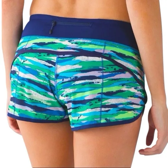 Lululemon Run 2.5” Speed Shorts in Seven Wonders Blue Pattern Size 8 - Image 3