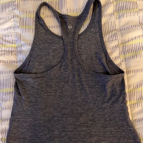 Lululemon tank - Image 2