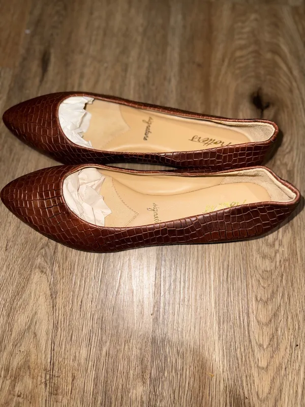Trotters Estee Leather Embossed Women's Flats Size 8.5 - Image 3