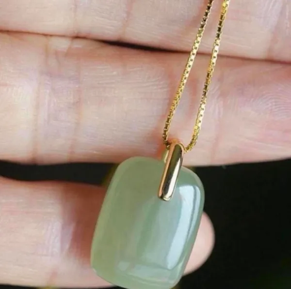 Brand New Green jade pendant necklace with gold chain - Image 2