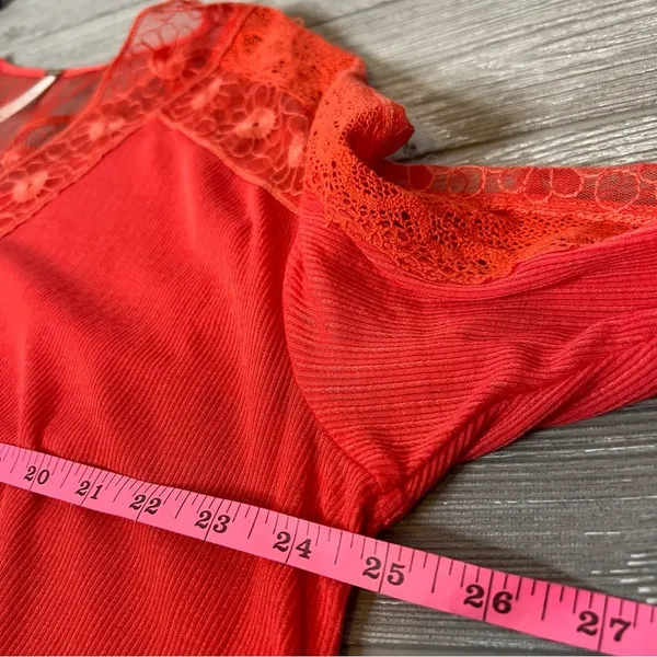 Free people Lola crimson red‎ lace embroidered floral top sz M - Image 6