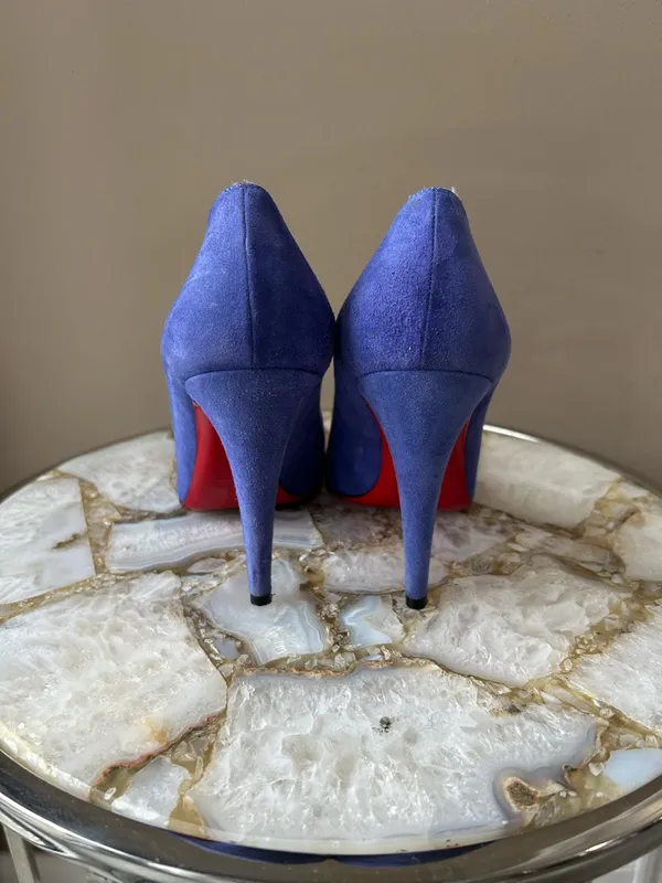 Christian louboutin blue suede heels - Image 3