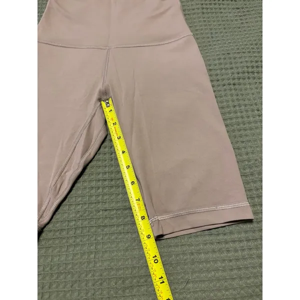 Lululemon Shorts Women’s Size 4 - Image 4