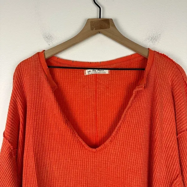 We‎ The Free Buttercup Thermal In Talking Roses Oversized Shirt Sz M - Image 4