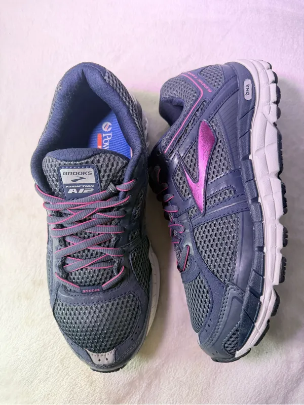 Brooks Women’s Navy and Magenta Athletic Running Shoe - Image 7
