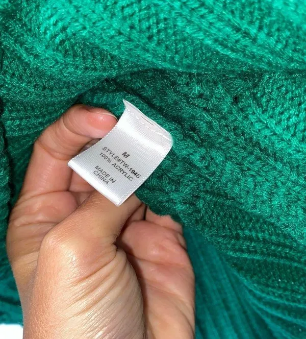 Green Sweatshirt Women’s Medium - Image 5