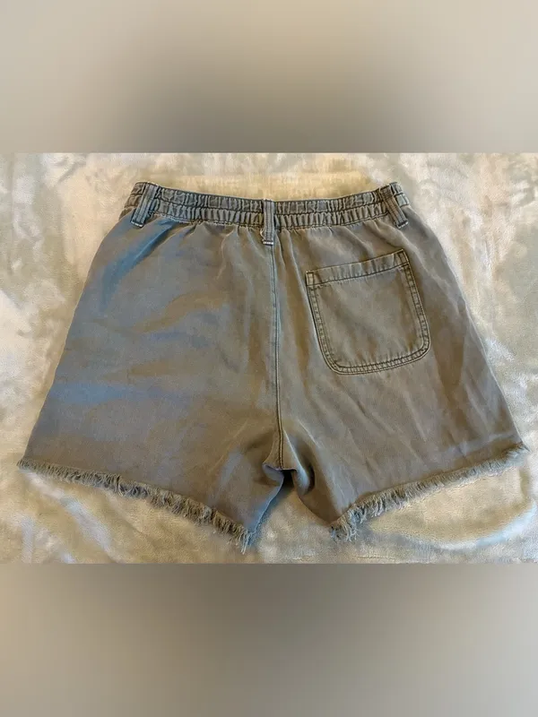 Aerie Brand Casual Frayed Hem Women's Shorts - Olive Size Small - Image 5