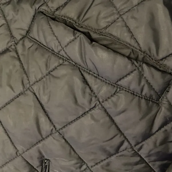 Gap Black Light Quilted Vest Size Small
Spring, Fall - Image 11