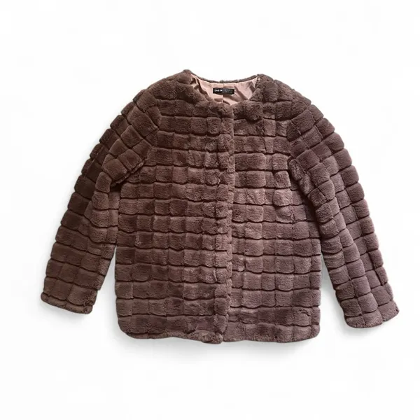 Chocolate Brown Faux Fur Grid Coat – Soft Plush Jacket, Size XS, Elegant & Cozy - Image 5