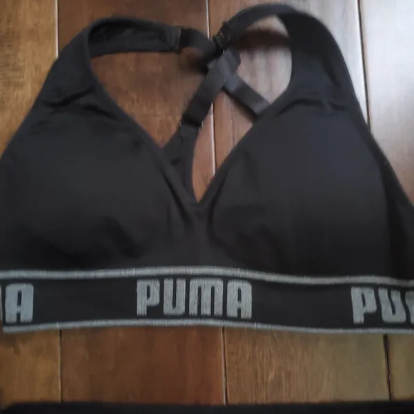 Running outfit size medium, fashionnova shorts and puma work out top - Image 4