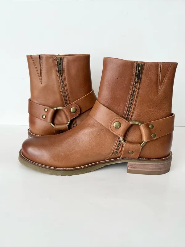 Frye VERONICA flex leather harness ankle boots NEW 9.5 - Image 8