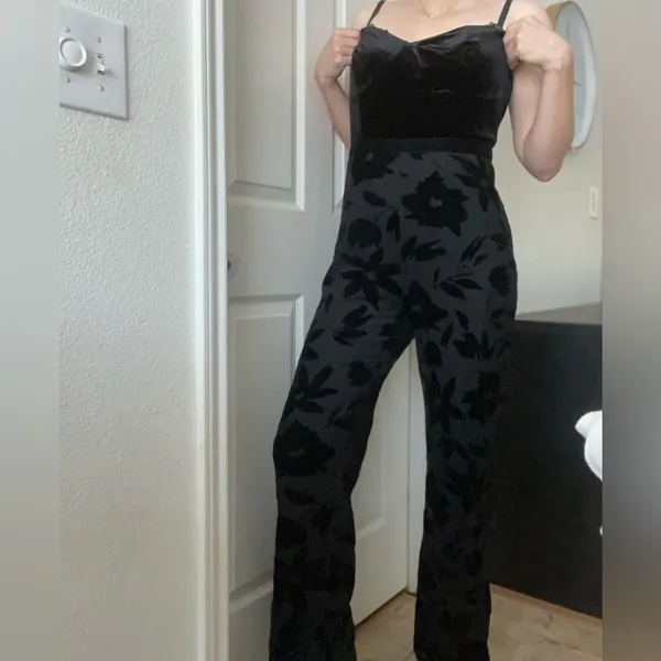 Lulus Love About It Velvet Strapless Jumpsuit Size Large‎ Black - Image 3
