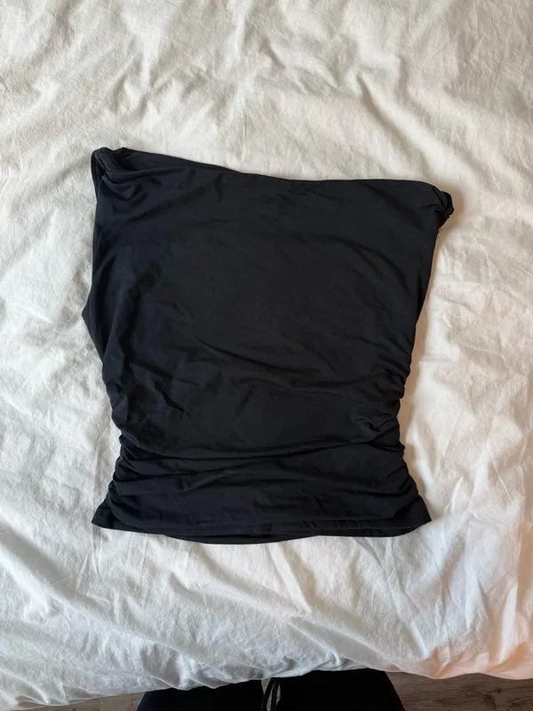 Abercrombie Asymmetrical Black Twist Top - Image 3