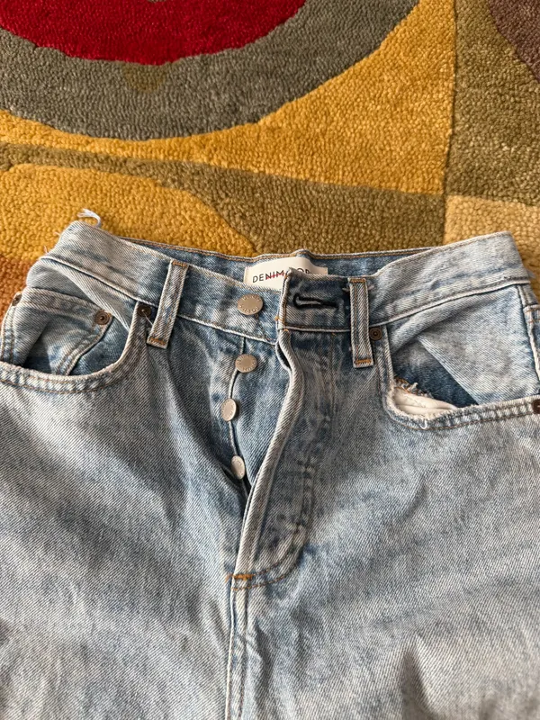 Aritzia Denim Forum The Joni High Rise Loose Jeans 29” Inseam Light Wash Size 23 - Image 2