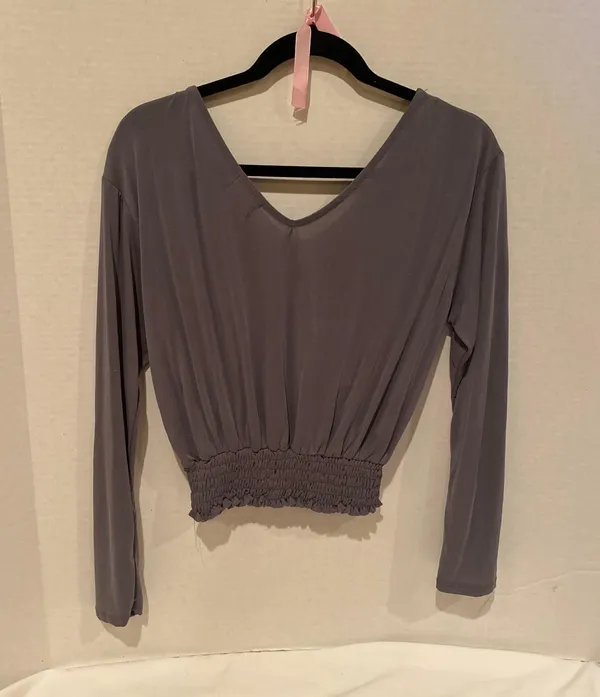PST Los Angeles Gray Cropped Scrunchie Top Size M - Image 2