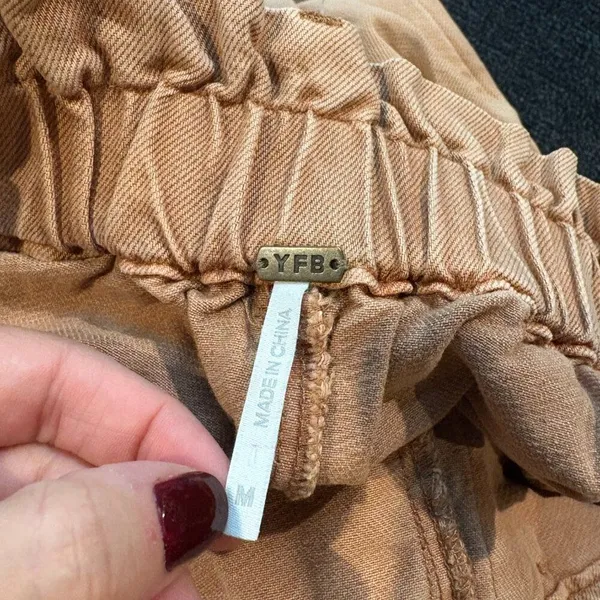 Young, Fabulous & Broke tan wide leg cropped pull on pants - Image 4