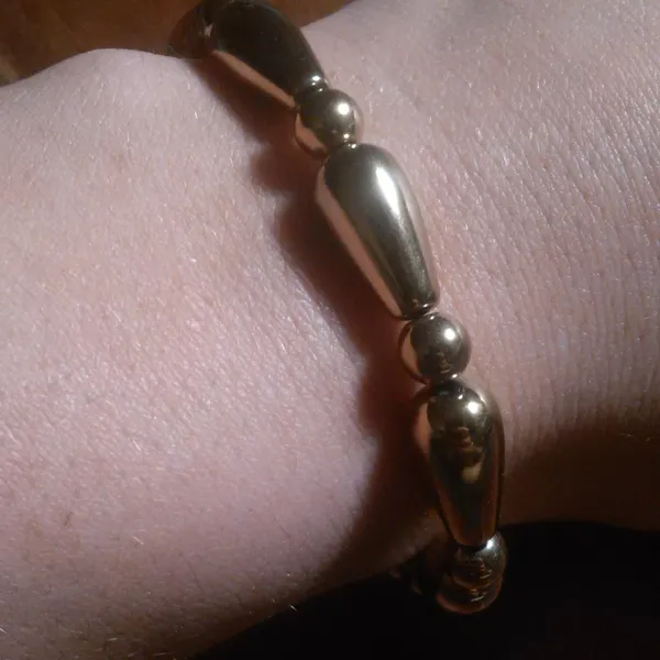 Golden Color Hematite Beaded Stretch Bracelet - Image 10
