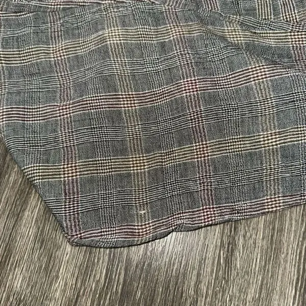 O’Neil lightweight plaid capri’s - Image 5