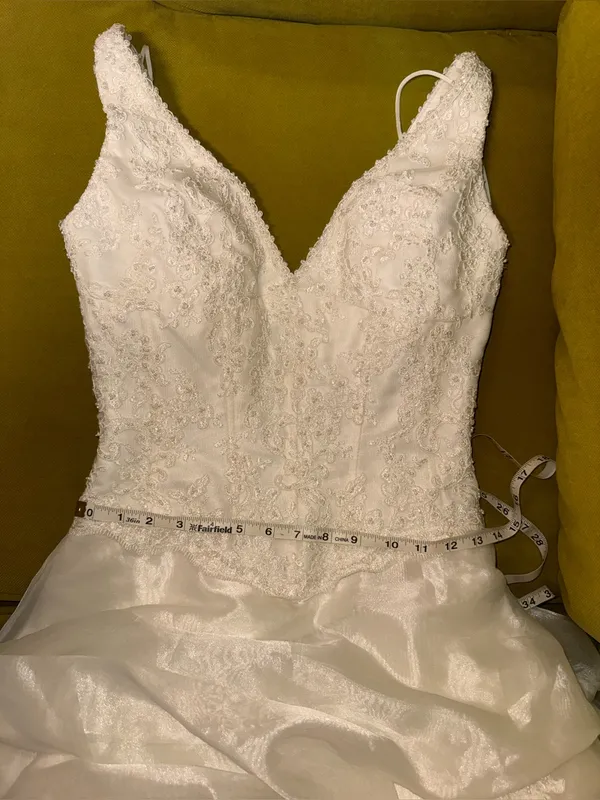 Demetrios Vintage Inspired Lace Ball Gown Wedding Dress Size 6 - Image 10