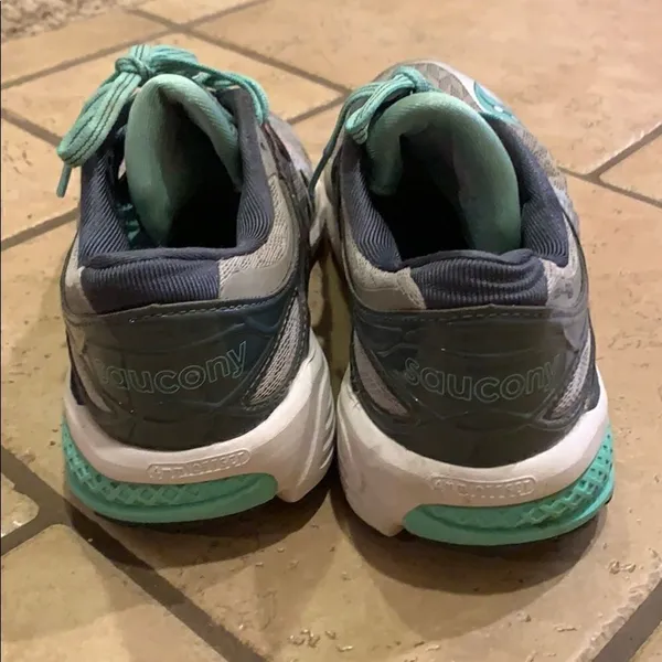Saucony Everun Isofit 4mm Offset Sneakers - Image 2