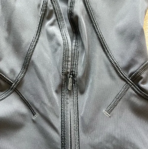 Lululemon cropped half zip athletic hoodie In Black - Image 6
