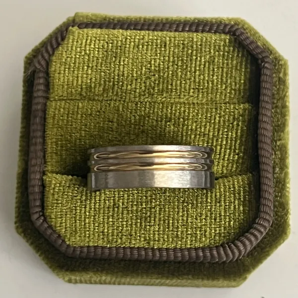 &merci Classic/Sleek Design Titanium Steel Silver Gold Detailing 8mm Band Size 10 - Image 2