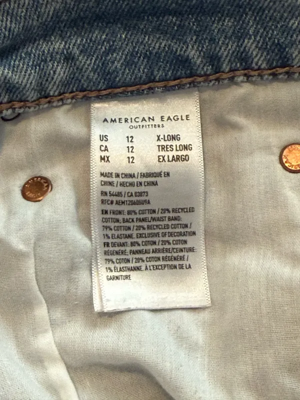 American Eagle Strigid Mom Jeans Ripped - Image 5