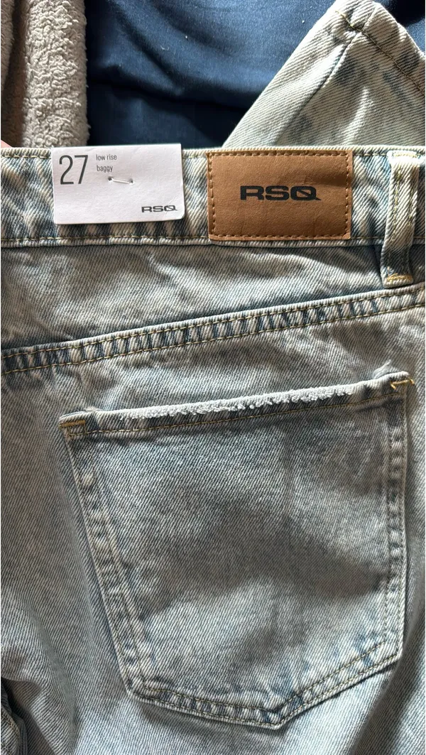 Tilly's Low-Rise Baggy Jeans - Image 5
