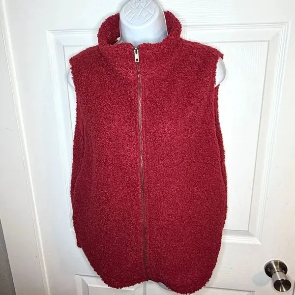 Umgee Teddy Vest Zipper Fuzzy Dark Cherry M - Image 3