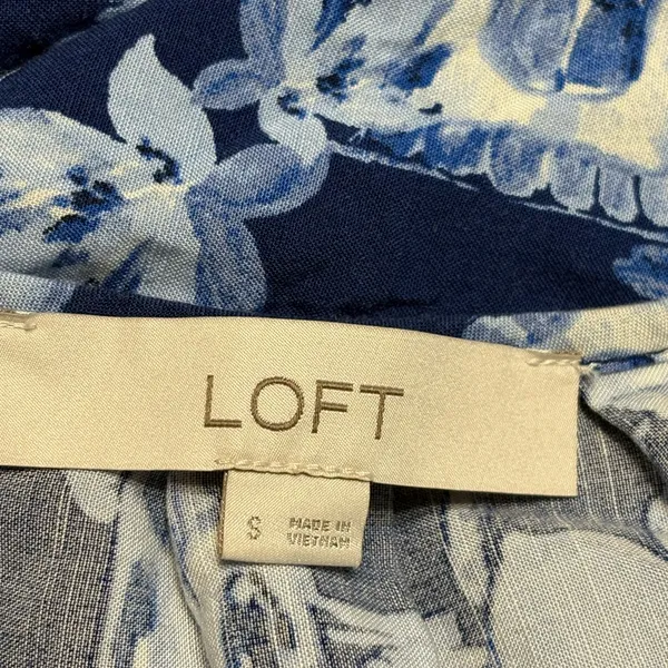 LOFT V-Neck Blue and White Floral Tie-Waist Maxi with slit sides. Size Small - Image 8