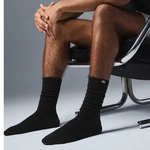 NWT Alo unisex scrunch socks in black size medium - Image 8